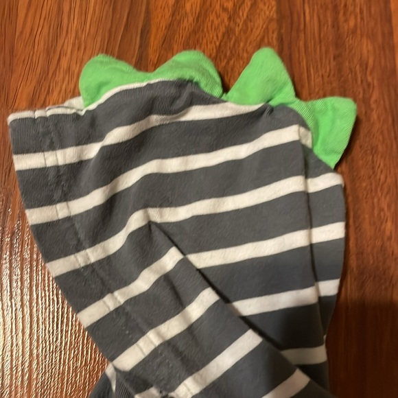 Child of Mine by Carter’s 6-9 month dinosaur hooded romper - Picture 2 of 3